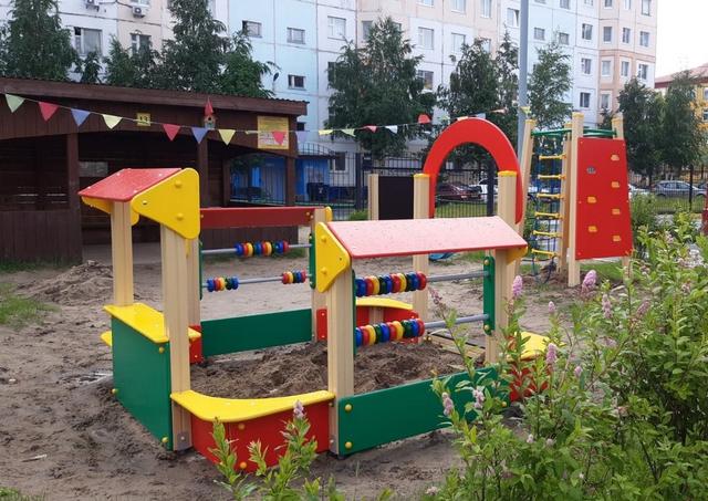 Популярные виды детских песочниц: как выбрать безопасный песок и правильно установить конструкцию